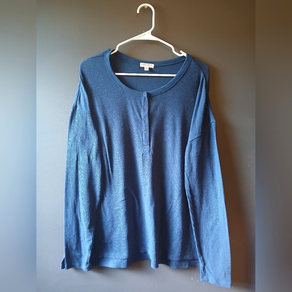 ULTRA FLIRT WOMEN'S XL BLUE LONG SLEEVE TOP - Picture 1 of 3